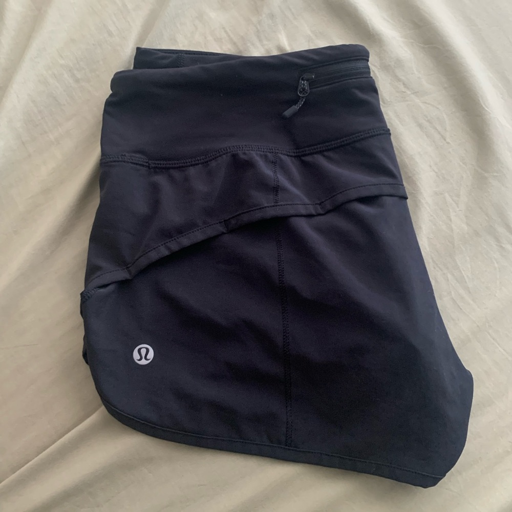 Lululemon Speed Up EUC Sz 4 2.5in